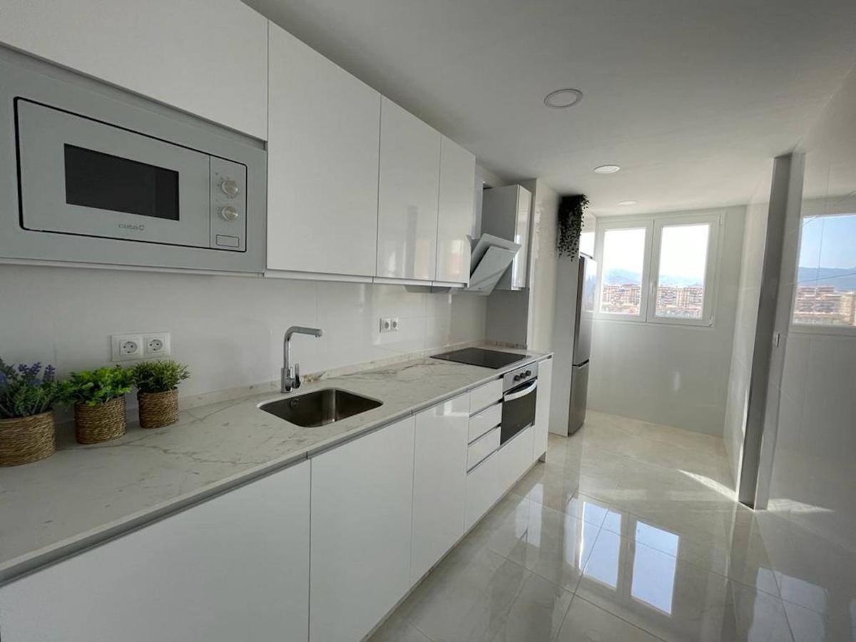 Holidays2malaga Princesa 3 Dormitorios, Vistas Al Mar Y Montana, Terraza Y A 200m A La Playa Lejlighed *